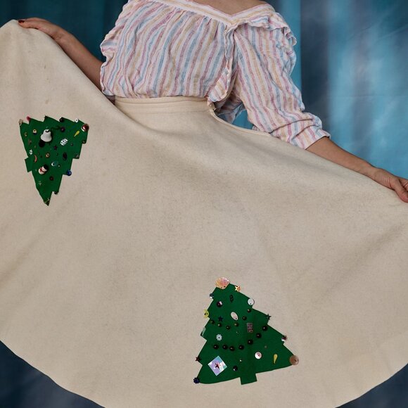 Vintage Cream Felt Poodle Skirt for Xmas - Picture 5 of 11